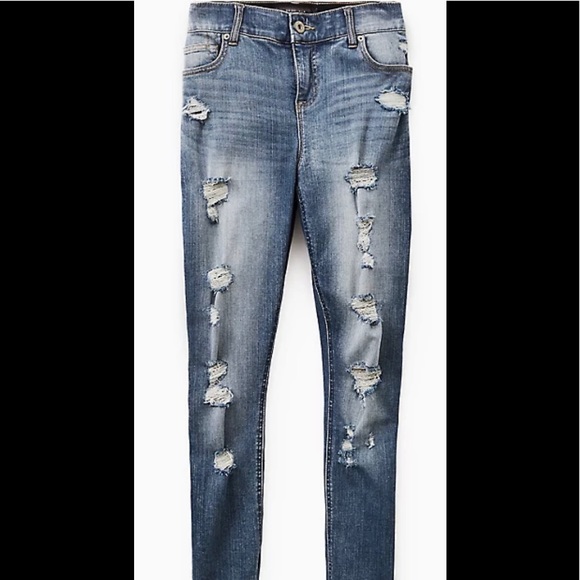 Torrid - bombshell skinny jeans - 24R